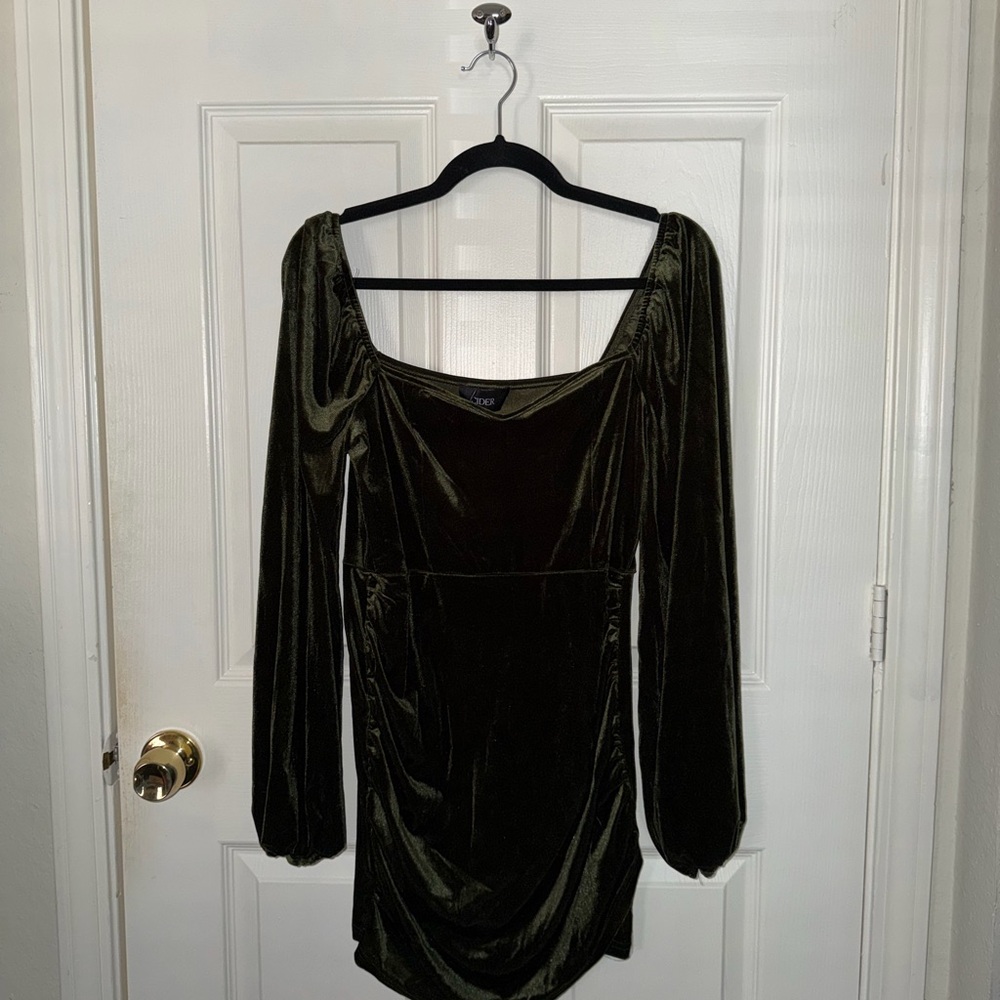 Cider Velvet Long Sleeve Dress in Deep Green